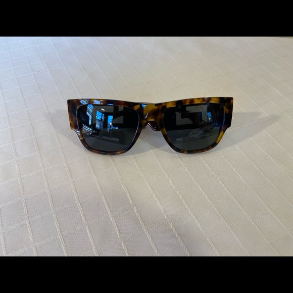 🤎💛$390. Versace 2022 Style “GRECA” Unisex Tortoise with Gold Greek Key NEW! - Picture 13 of 16